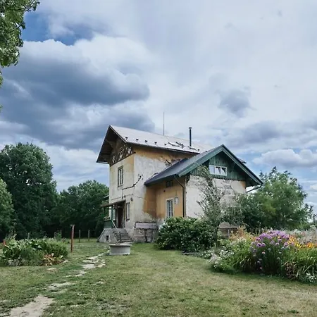 Hajovna U Bazantnice 公寓式酒店 3*